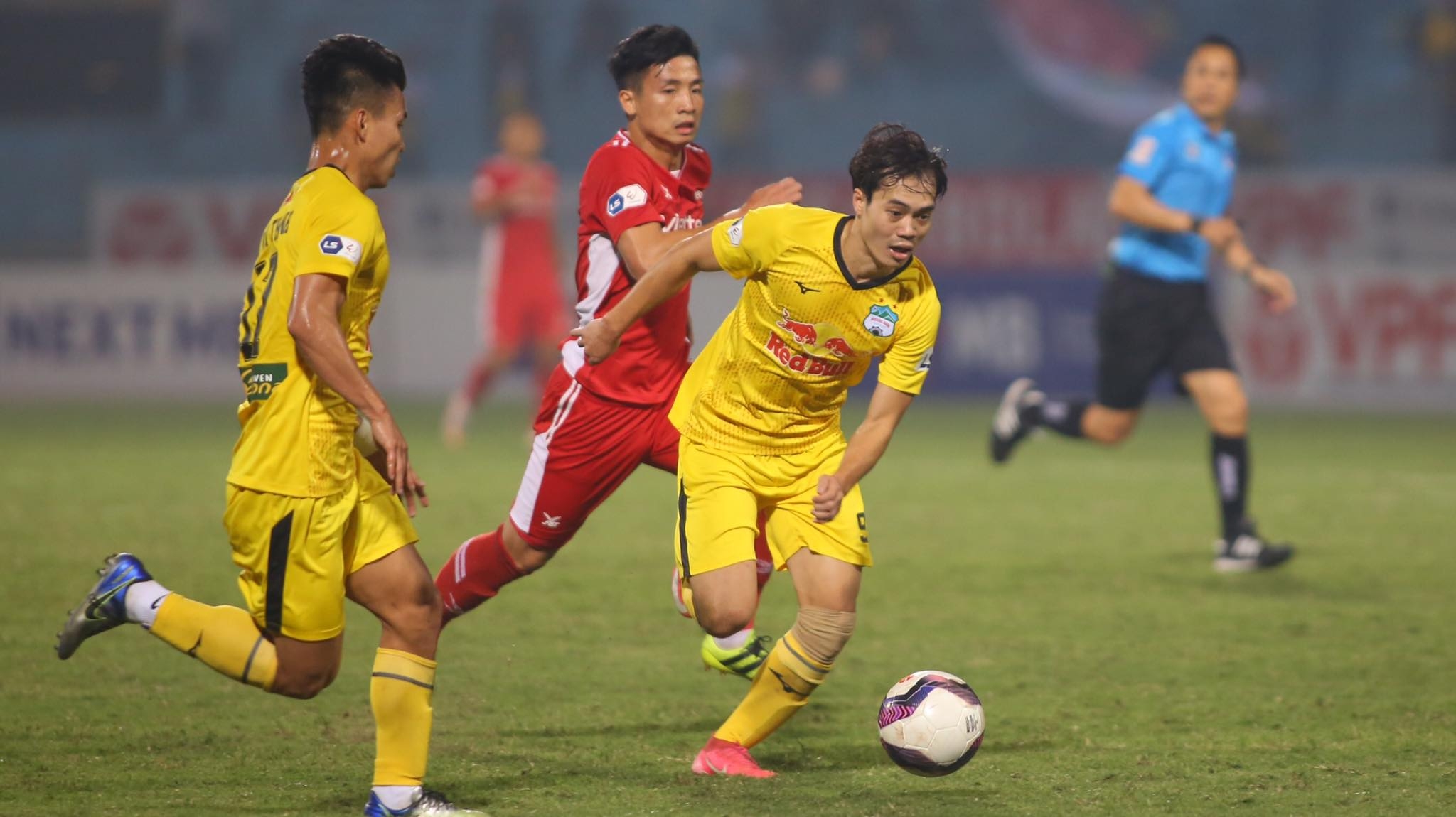 nhan-dinh-soi-keo-ha-tinh-vs-hagl-luc-18h00-ngay-8-11-2022