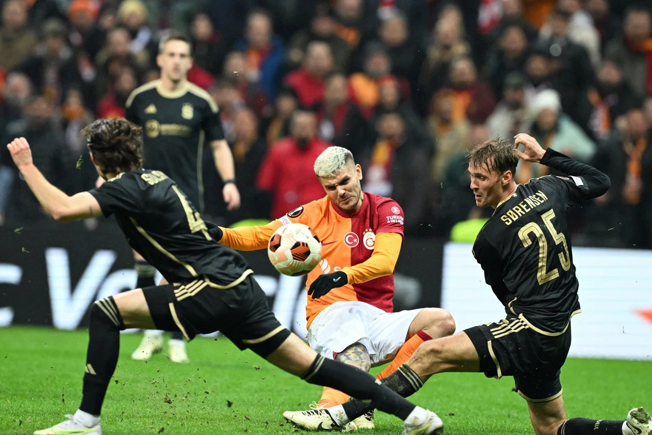 Soi kèo Sparta Prague vs Galatasaray ngày 23/2
