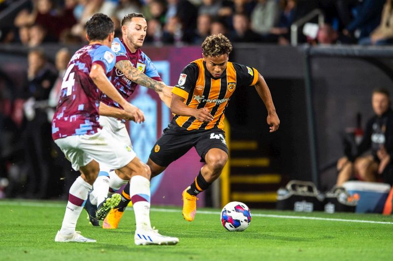 nhan-dinh-burnley-vs-hull-ngay-13-02